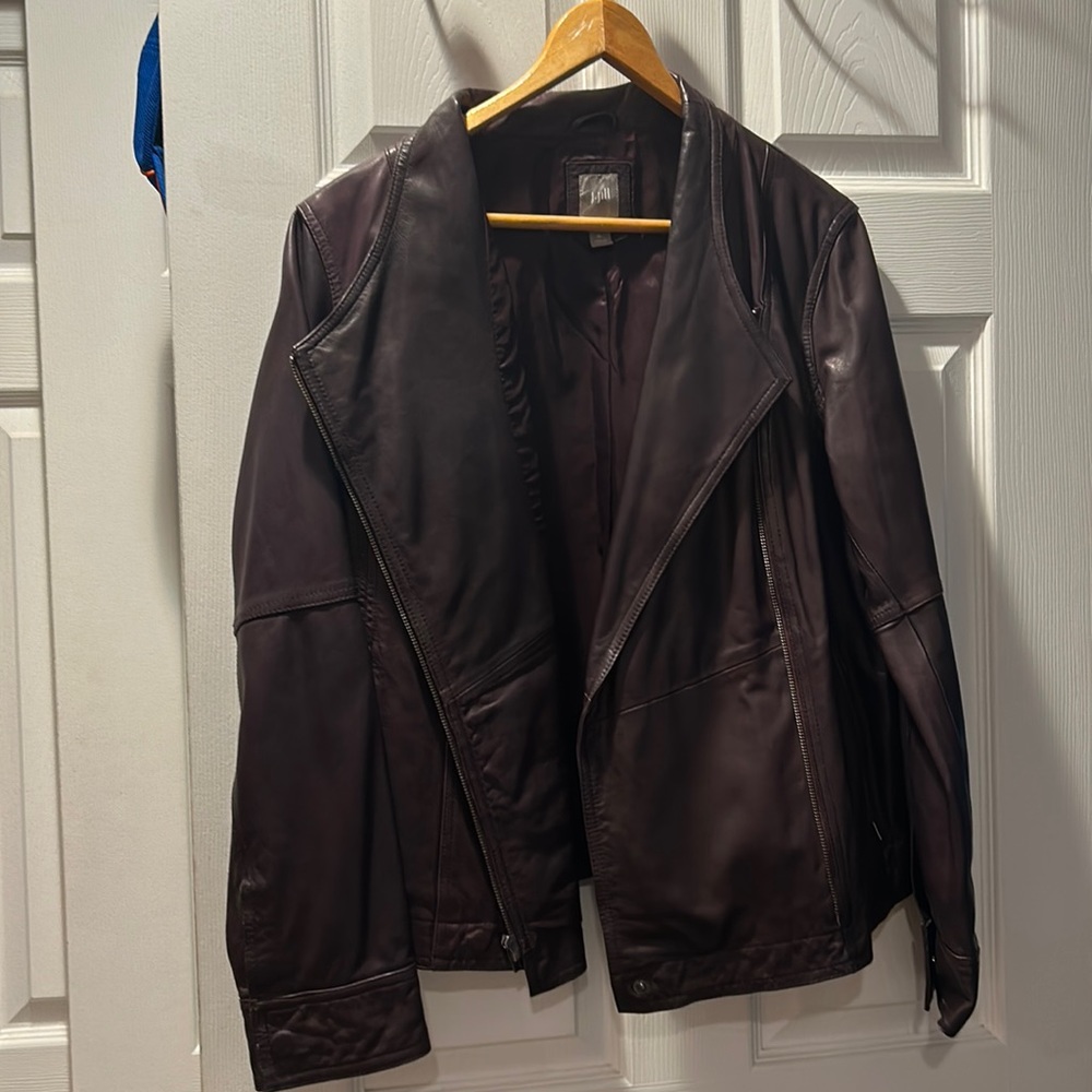 Like new dark brown leather jacket